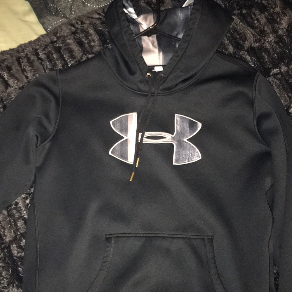 Black under armor hoodie